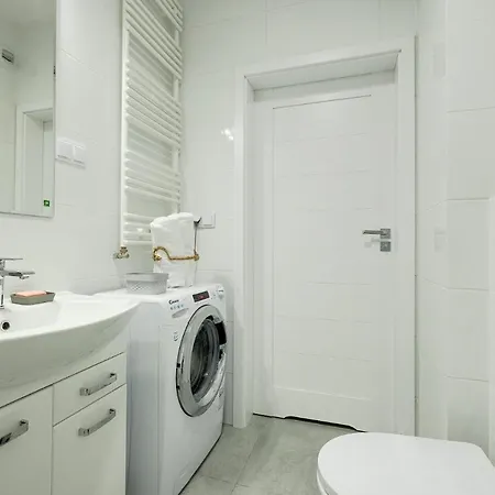 Cozy Studio For 4 Ppl With Balcony Apartment